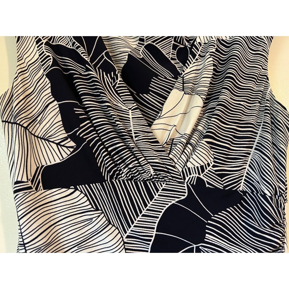 LAUREN RALPH LAUREN Dress Size 12 Black White Floral ruched Sleeveless stretch V - Picture 11 of 15